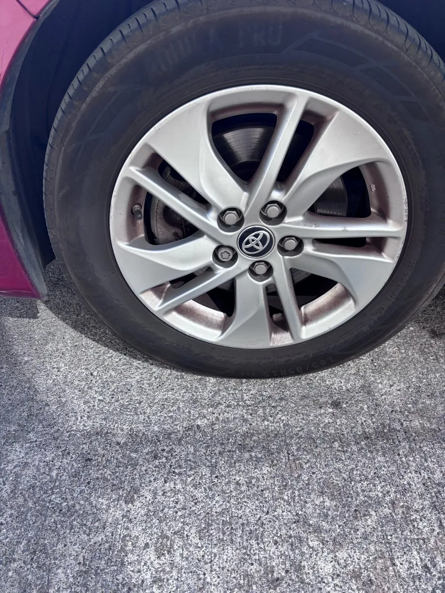 212 Toyota Yaris - Image 6