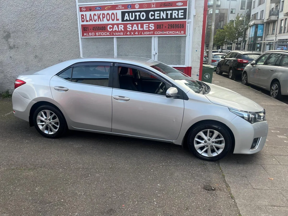 Toyota Corolla 2015 - Image 1