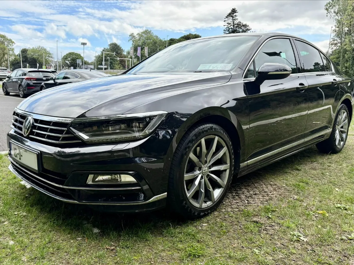 Volkswagen Passat 2018 R-Line AUTOMATIC - Image 6