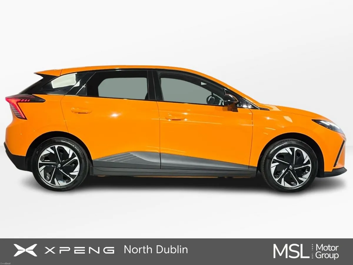 MG MG4 Trophy 64kWh Long Range 203BHP - Reversing - Image 5