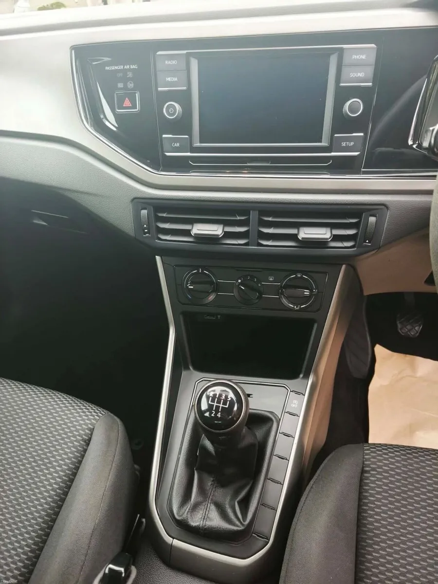 Volkswagen Polo 2019 - Image 3