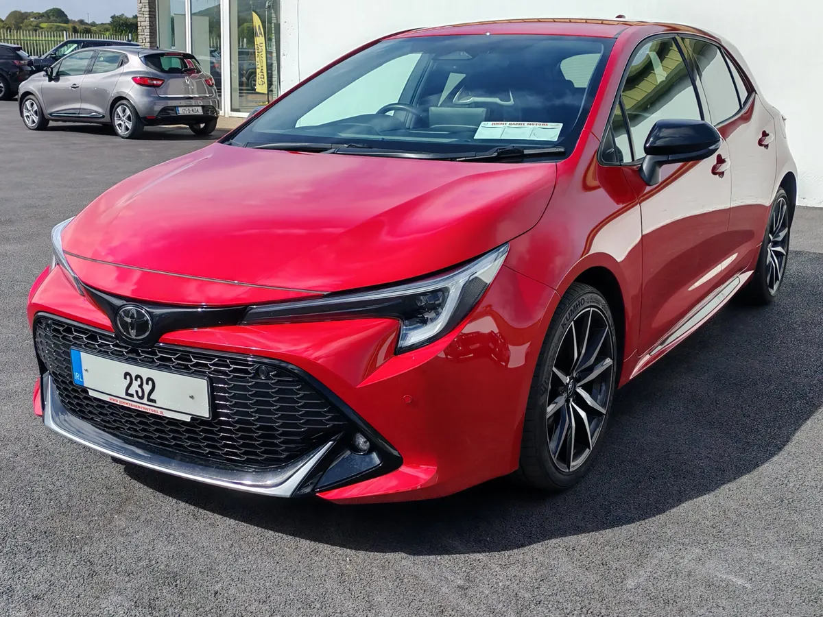 Toyota Corolla GR Sport 2023 - Image 2