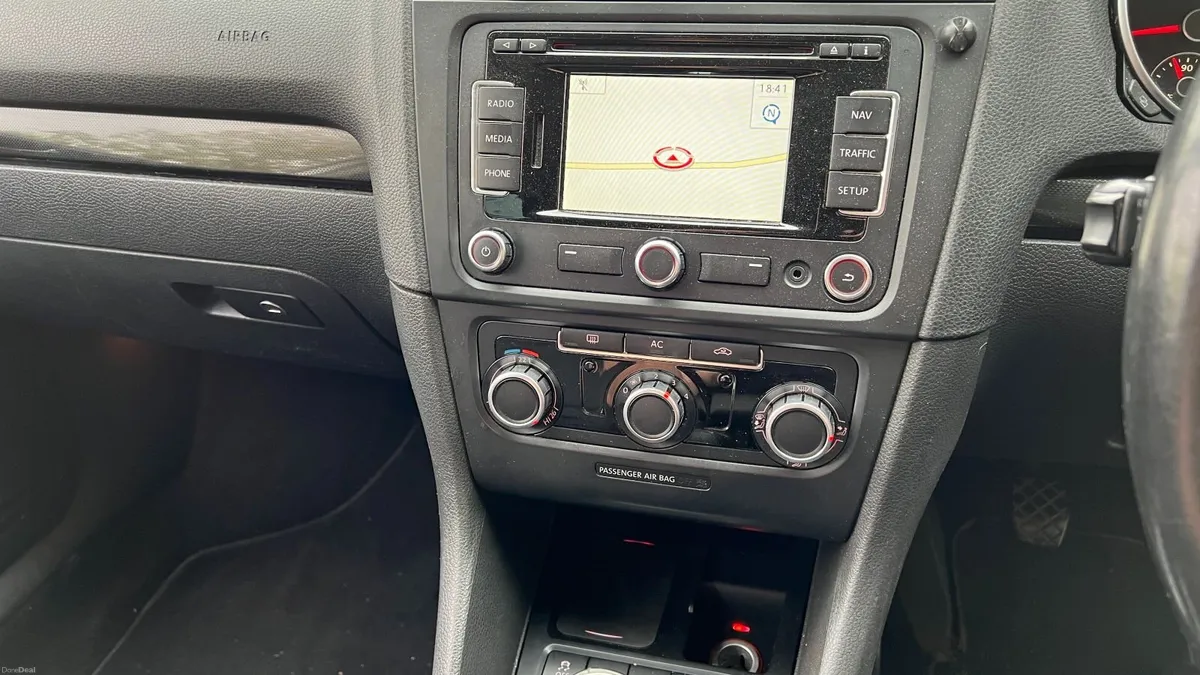 Volkswagen Golf 2010 - Image 3