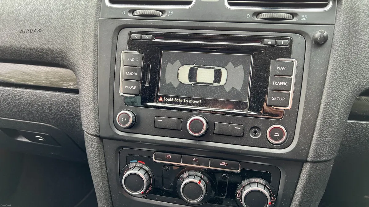 Volkswagen Golf 2010 - Image 4