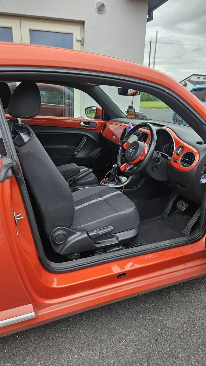 Volkswagen Beetle 2017 - Image 4