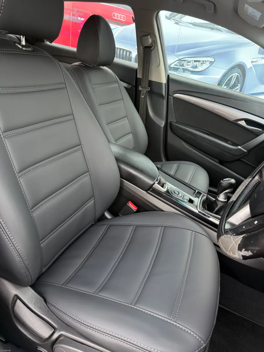 HYUNDAI  i40  ESTATE - Image 3