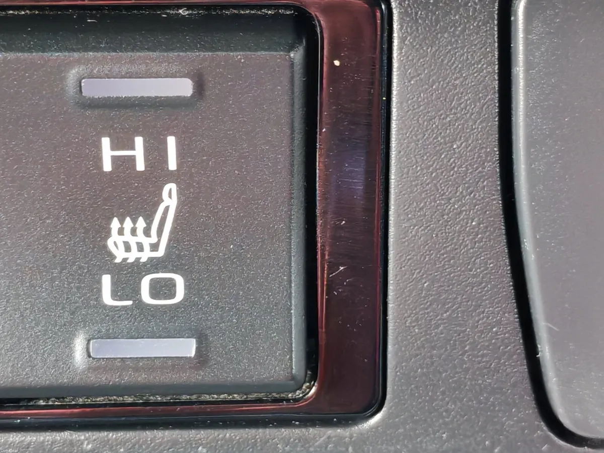Toyota RAV4 HYBRID 2021 - Image 6