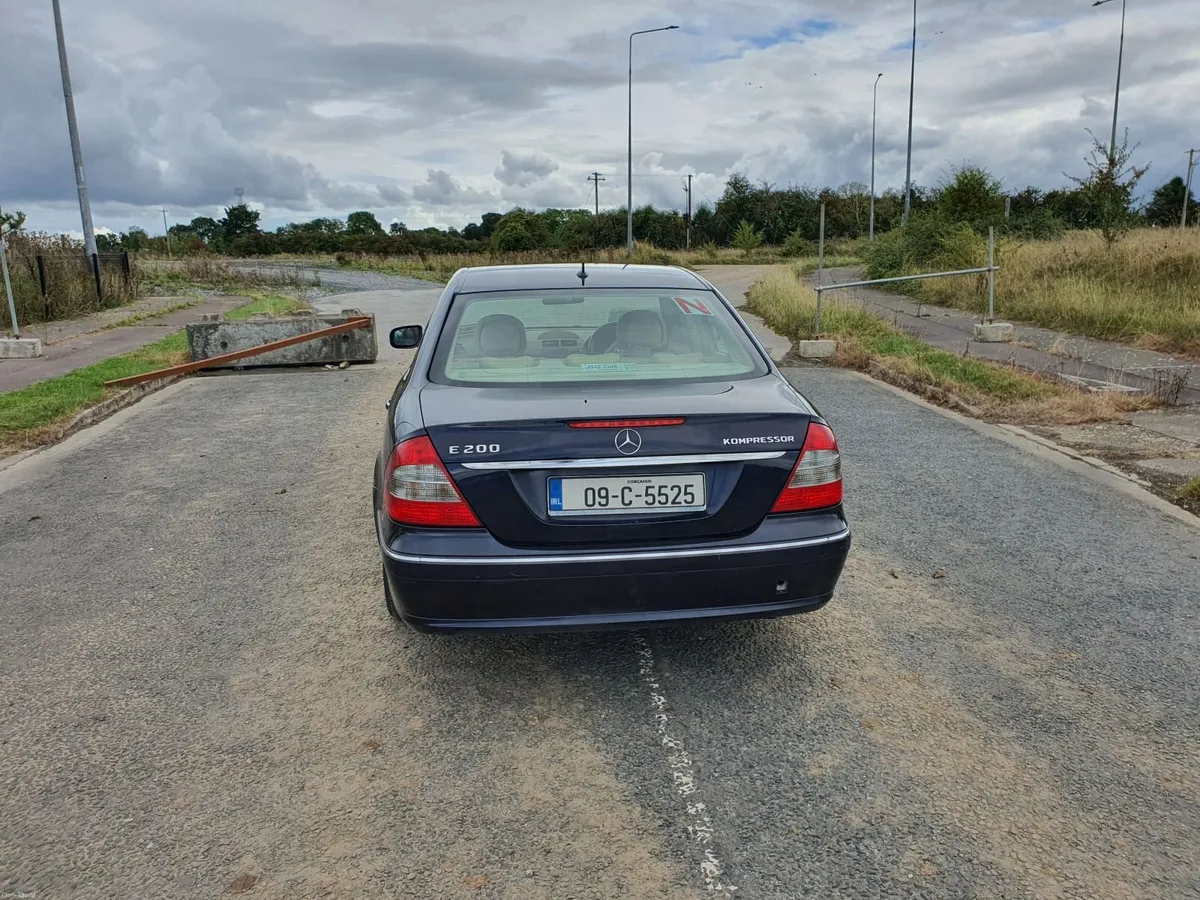 2009 Mercedes-Benz E-200 Kompressor - Image 3