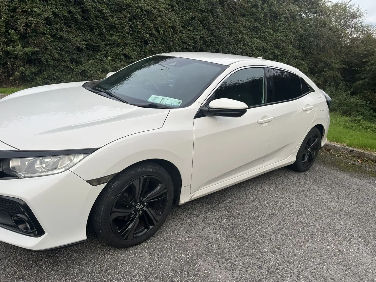 Honda Civic 2017 - Image 3