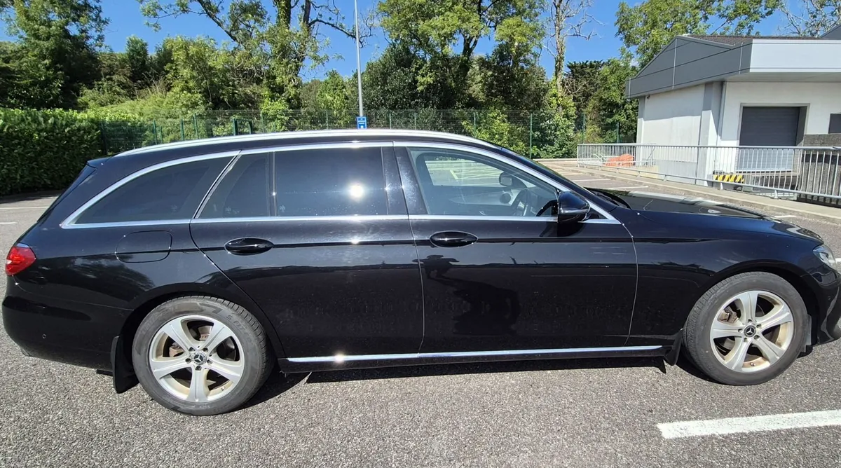 Mercedes-Benz E-Class 2017 - Image 2