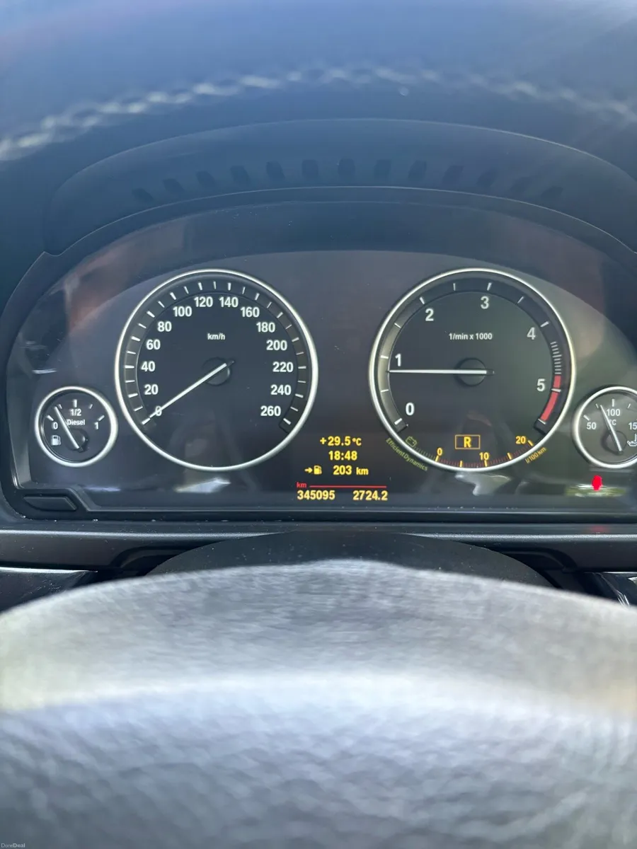 BMW F10 2010 - Image 3