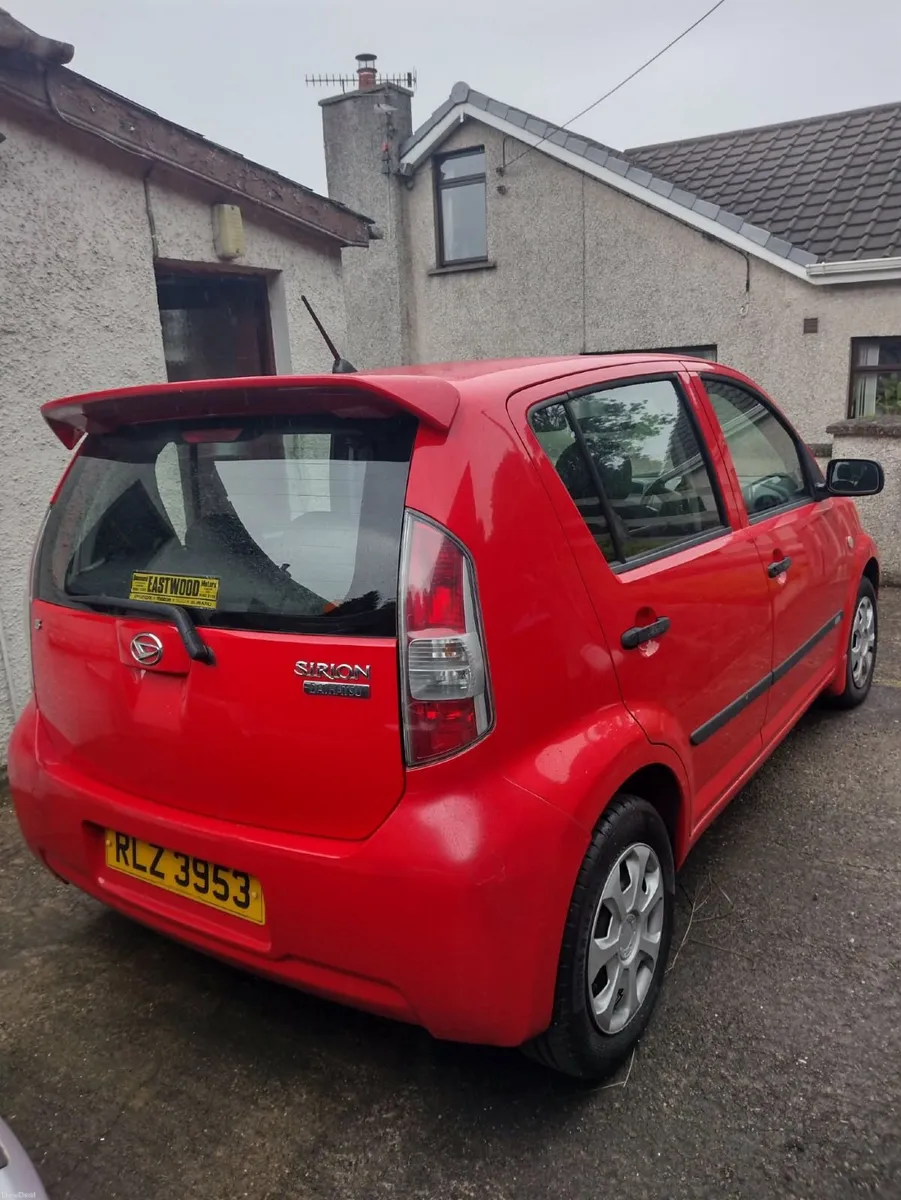 Daihatsu Sirion 2006 - Image 2