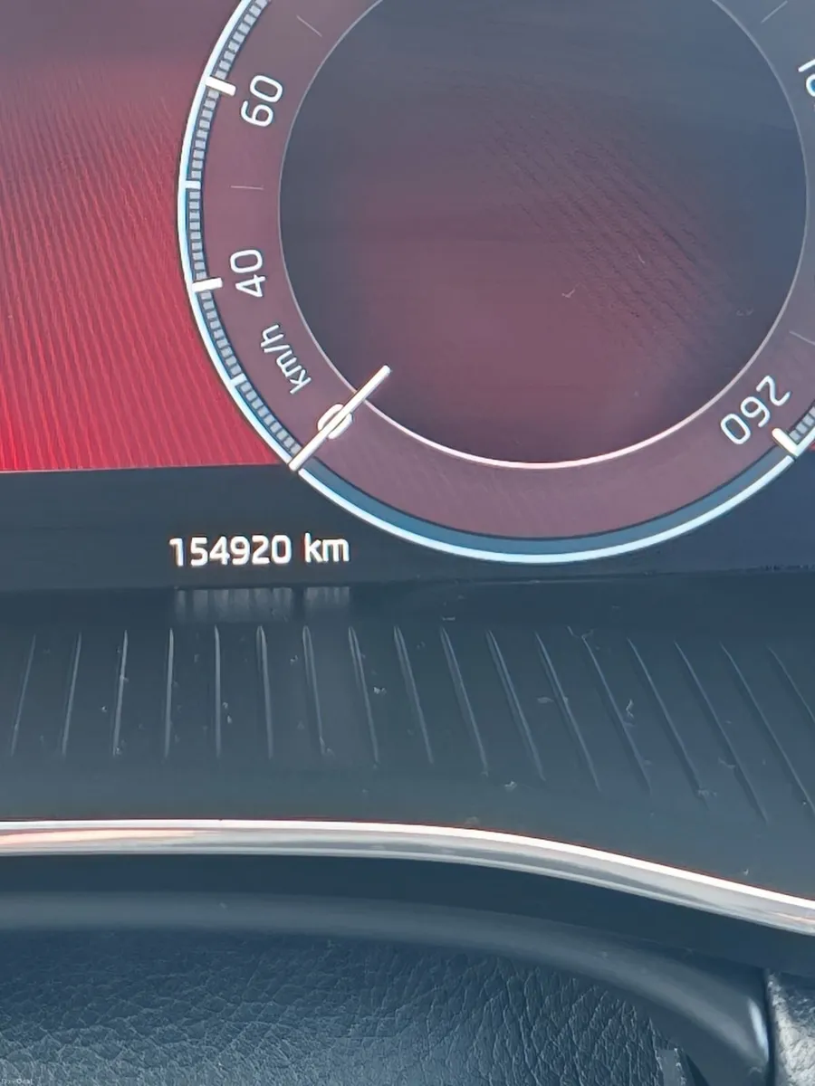 Skoda Octavia 2023 (Automatic, SATNAV, Android) - Image 2