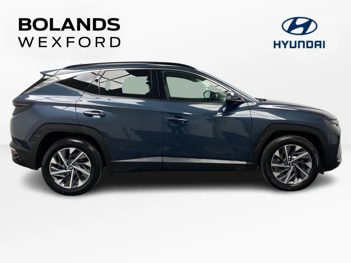 Hyundai Tucson 2WD Executive Plus - Image 4