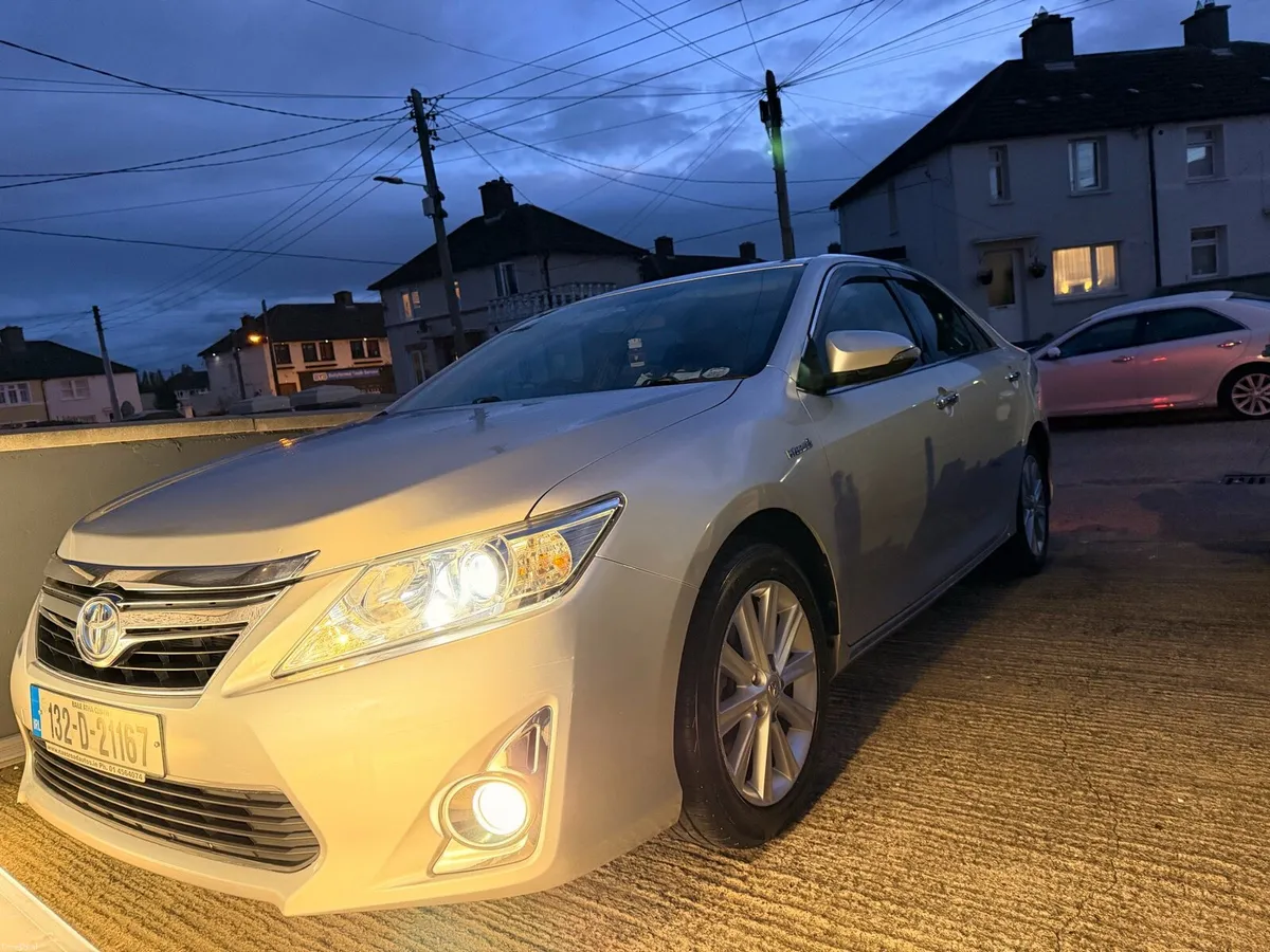 Toyota Camry Hybrid LOOK 👀 - Image 5
