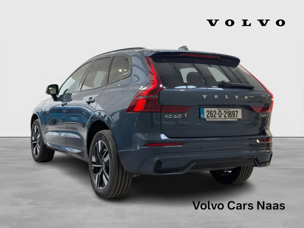 Volvo XC60 PLUS DARK AWD - Image 2