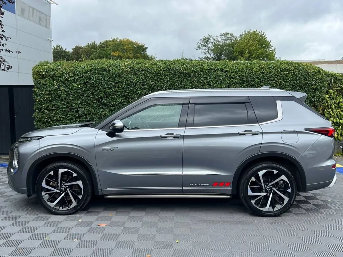 Mitsubishi Outlander 7-SEATER 2.4 HYBRID AUTO // B - Image 3