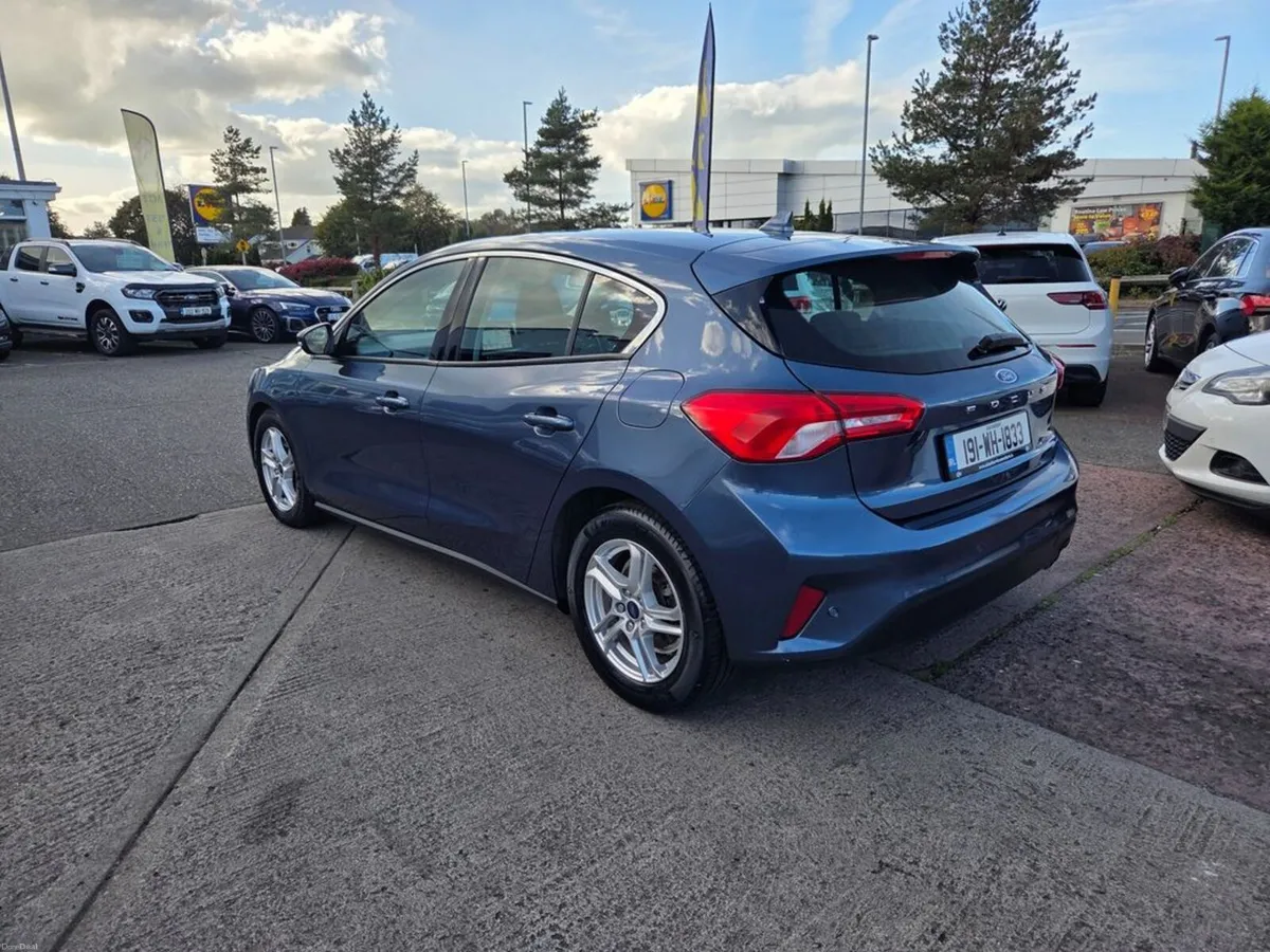 Ford Focus Zetec 120PS 5DR - Image 6
