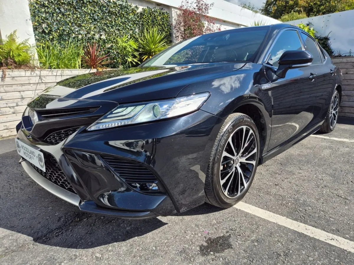Toyota Camry 2.5 HYBRID / WORLD SPORT EDITION / TO - Image 2