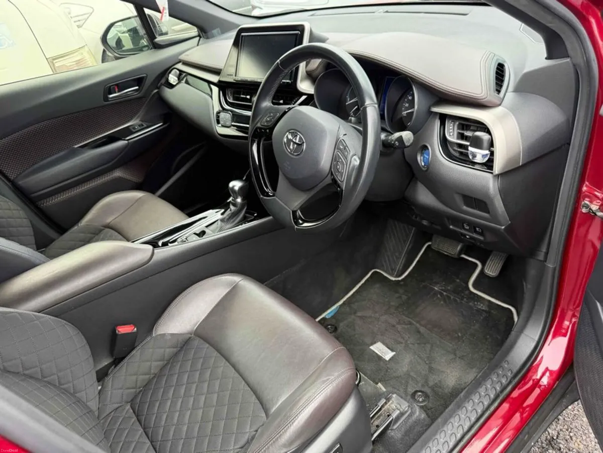 Toyota C-HR G Leather - Image 3
