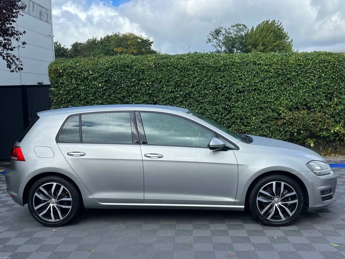 Volkswagen Golf HIGHLINE 1.4 TSI AUTO // ADAPTIVE - Image 2