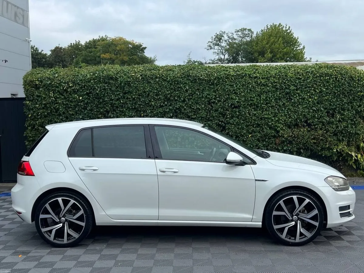 Volkswagen Golf LOUNG EDITION 1.2 TSI AUTO // ADAP - Image 2