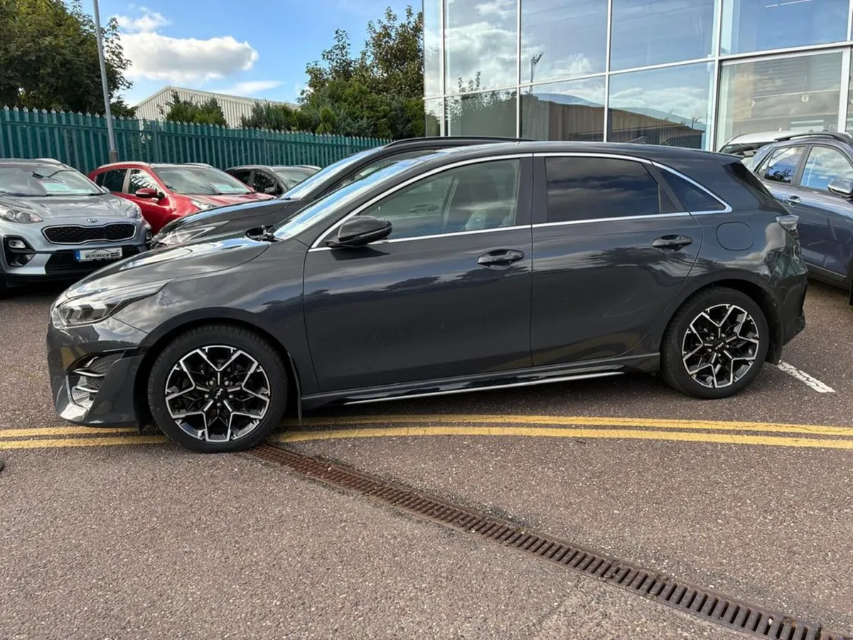 Kia Ceed GT Line 5DR *SHOWROOM CONDITION** Six spe - Image 2