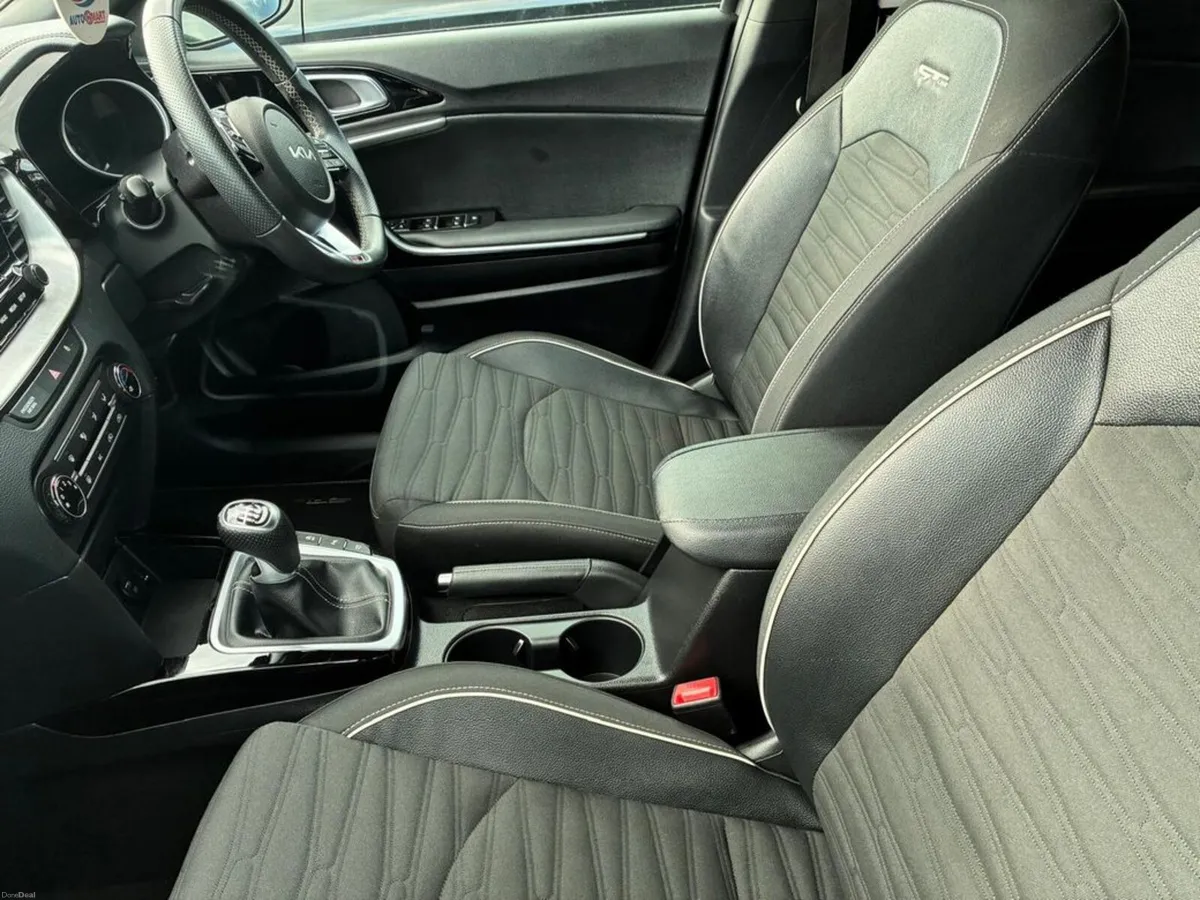 Kia Ceed GT Line 5DR *SHOWROOM CONDITION** Six spe - Image 4