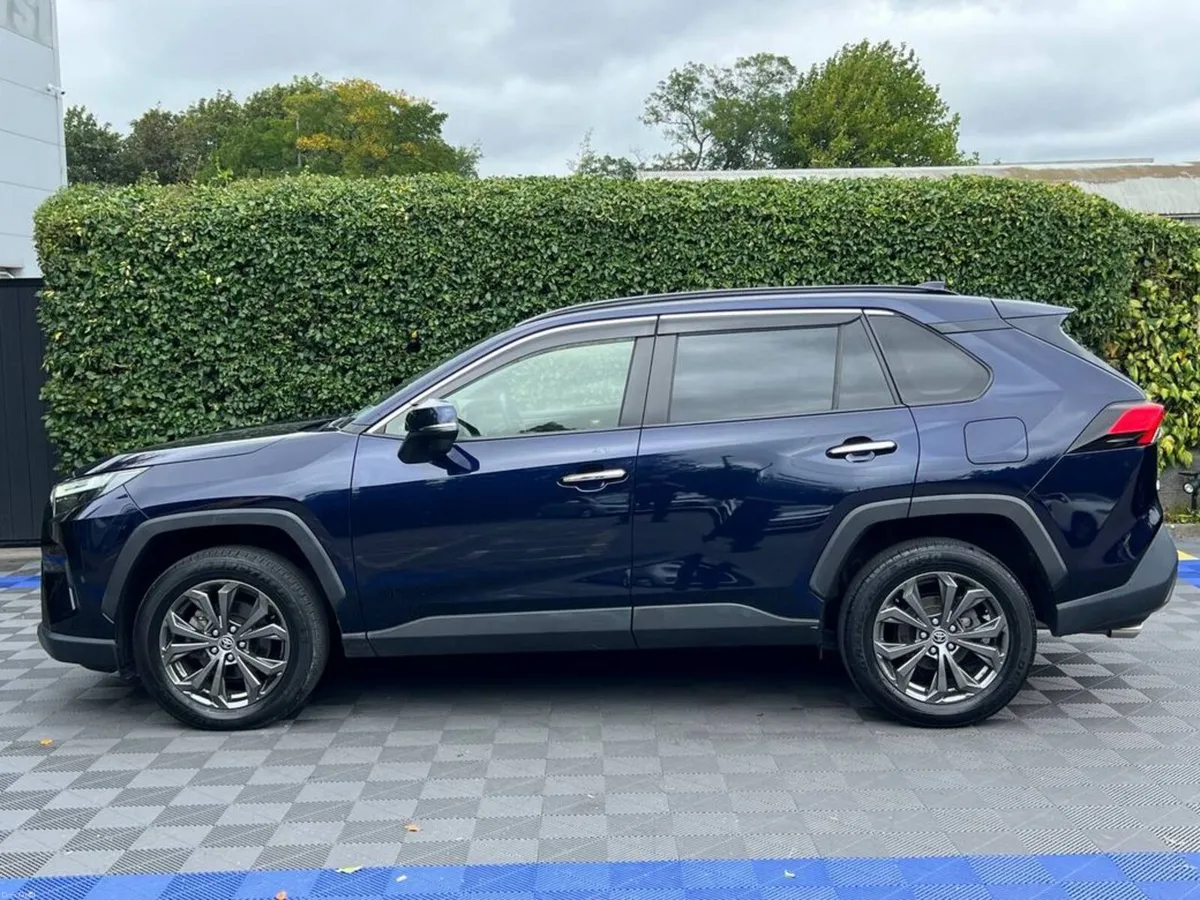 Toyota RAV4 G-SPEC 2.5 HYBRID AWD AUTO // LEATHER - Image 3