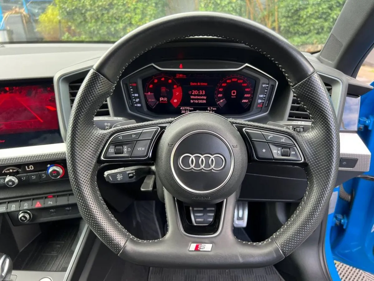Audi A1 S-LINE 35TFSI 1.5 AUTO // BANG & OLUFSEN / - Image 4