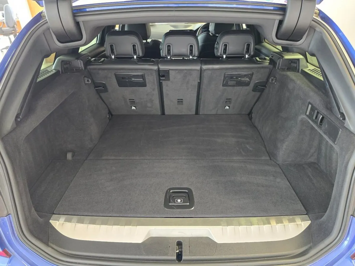 BMW 3-Series 330e xDrive M Sport Touring PHEV - Image 6