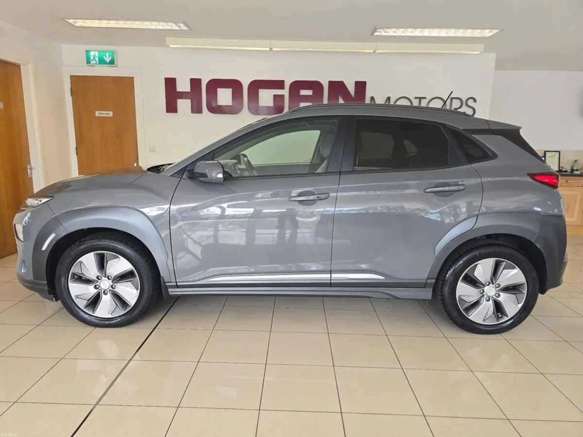 Hyundai KONA Electric 64kWH Premium Automatic *Bes - Image 4