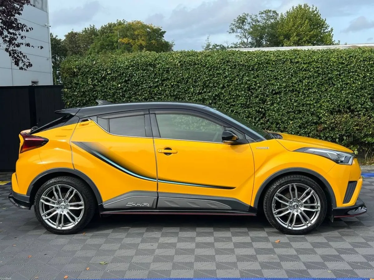 Toyota C-HR 1.8 HYBRID AUTO // SERVICE HISTORY // - Image 2