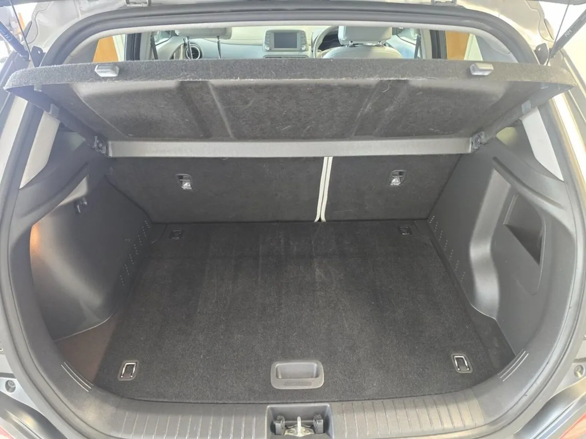 Hyundai KONA Electric 64kWH Premium Automatic *Bes - Image 6