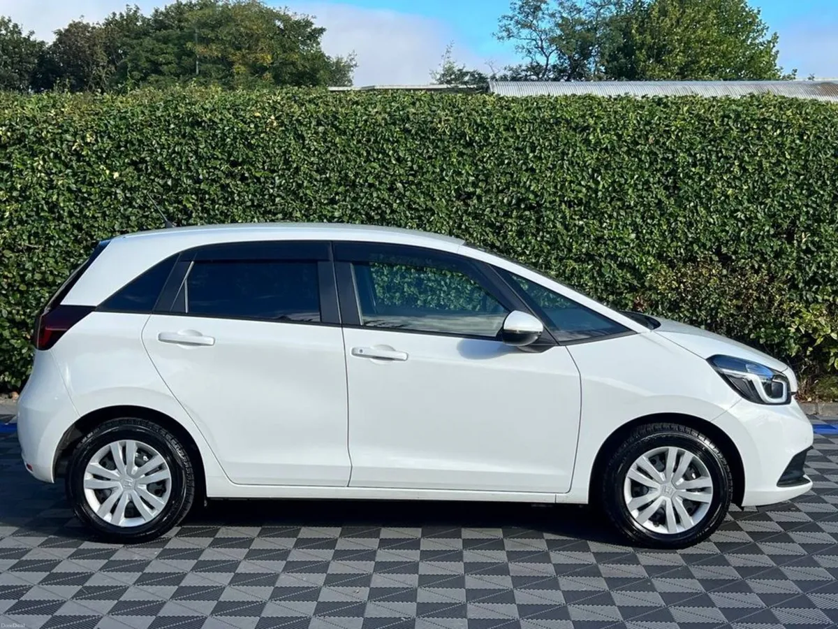 Honda Fit 1.2 HYBRID AUTO // DIGITAL CLUSTER // RE - Image 2