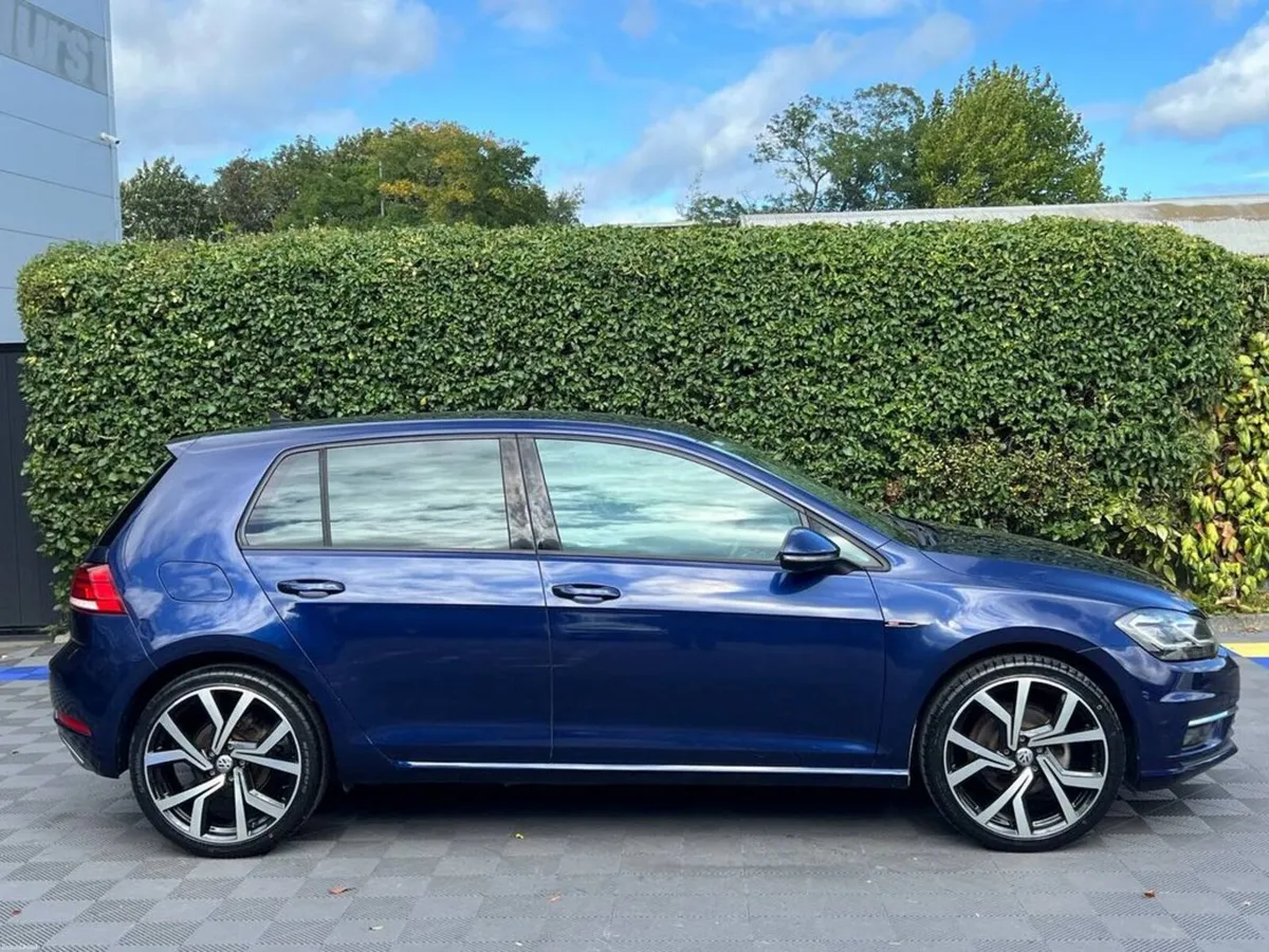 Volkswagen Golf COMFORTLINE R-LINE PACK 1.2 TSI AU - Image 2