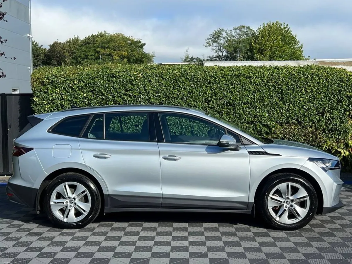 Skoda Enyaq 60 IV 58KWH // LOW MILEAGE // 19" ALLO - Image 2