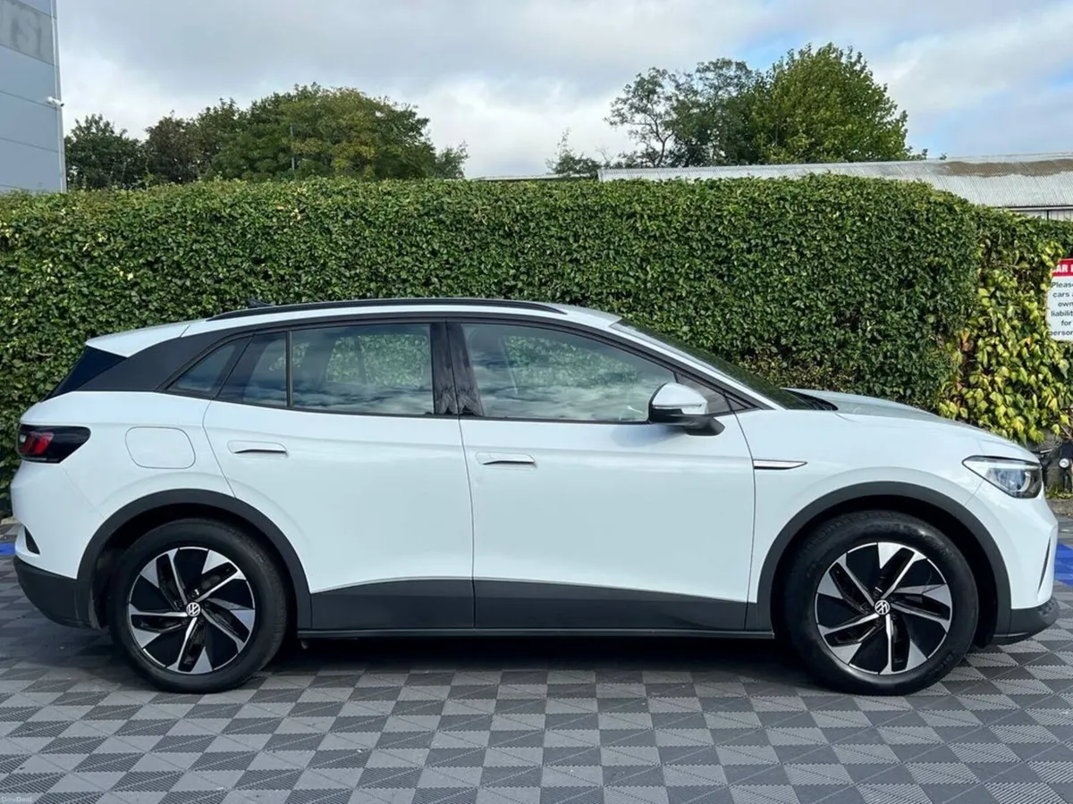 Volkswagen ID.4 PURE 52KWH // ADAPTIVE CRUISE CONT - Image 2