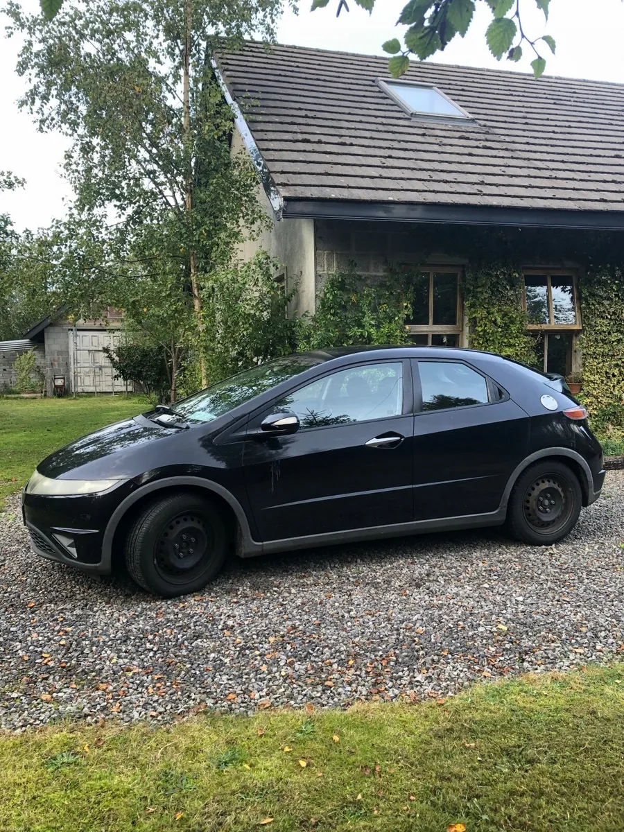 Black Honda Civic 2006 - Image 2