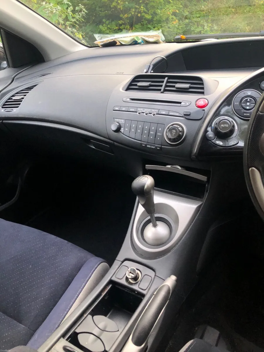Black Honda Civic 2006 - Image 4