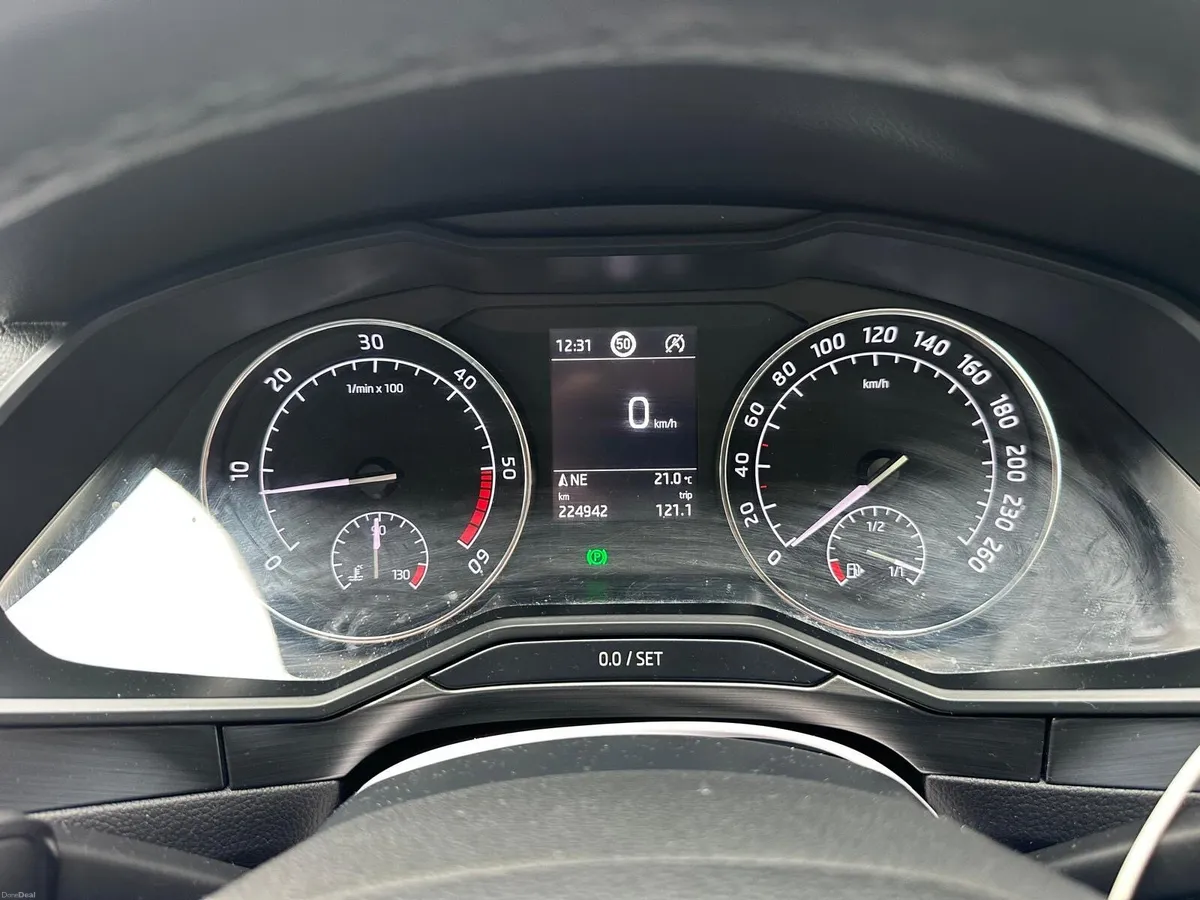2019 SKODA SUPERB 2.0 TDI 150 STYLE FULL LEATHER - Image 6
