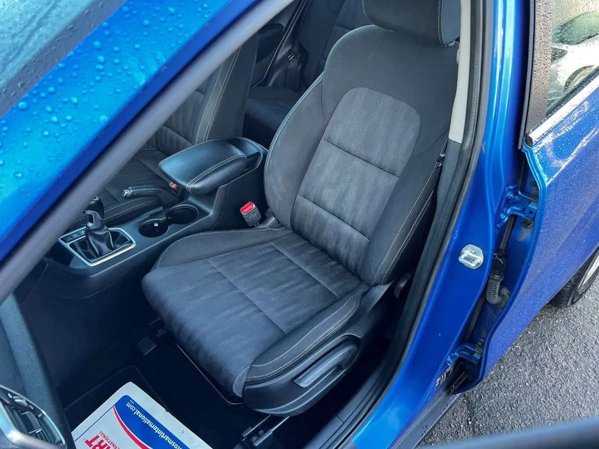 Kia Sportage 2019 low klms - Image 5
