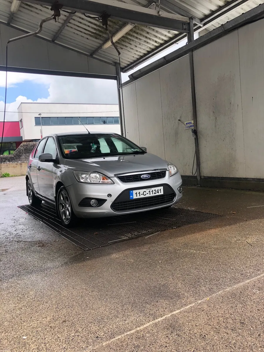 Ford Focus 2011 - Image 2