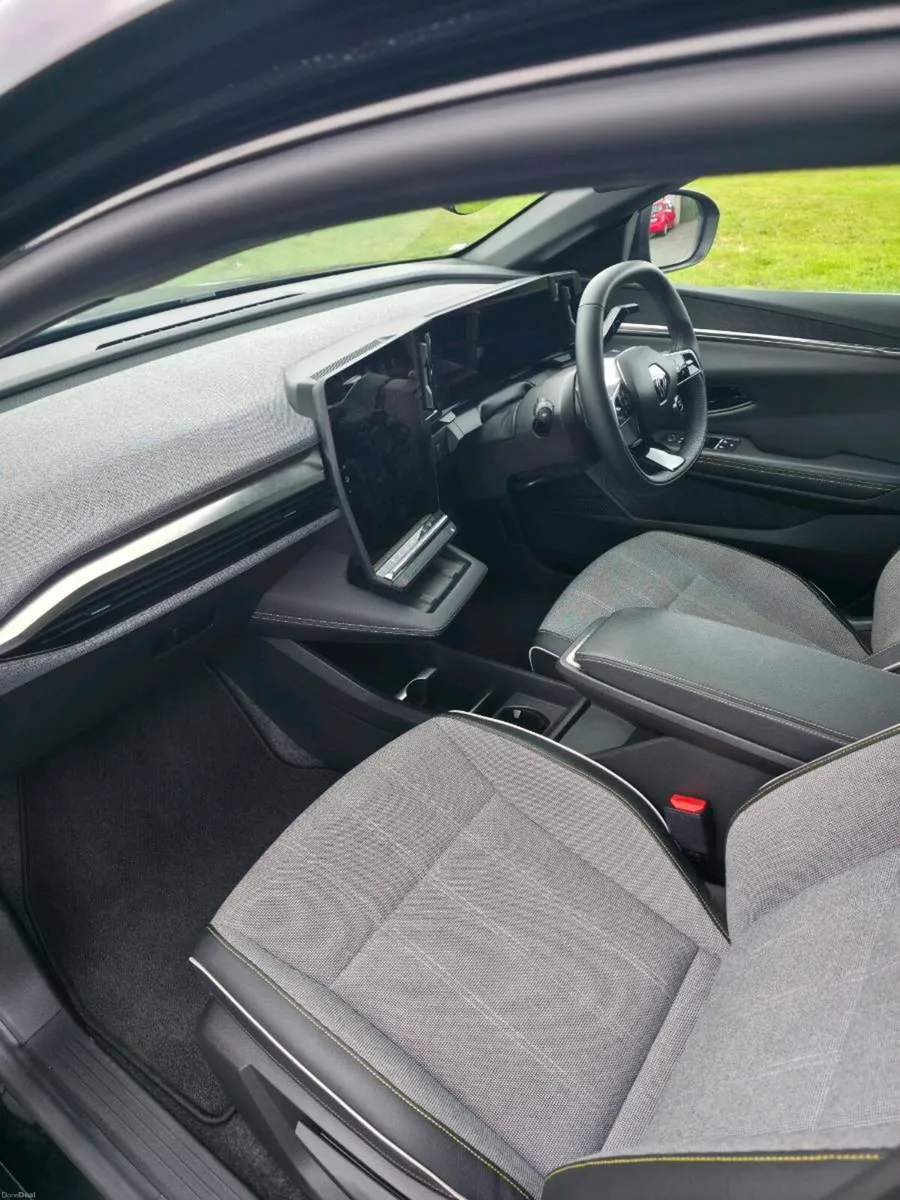 ⚫️2024 Renault Megane E-Tech EV60 220hp Techno+⚫️ - Image 6