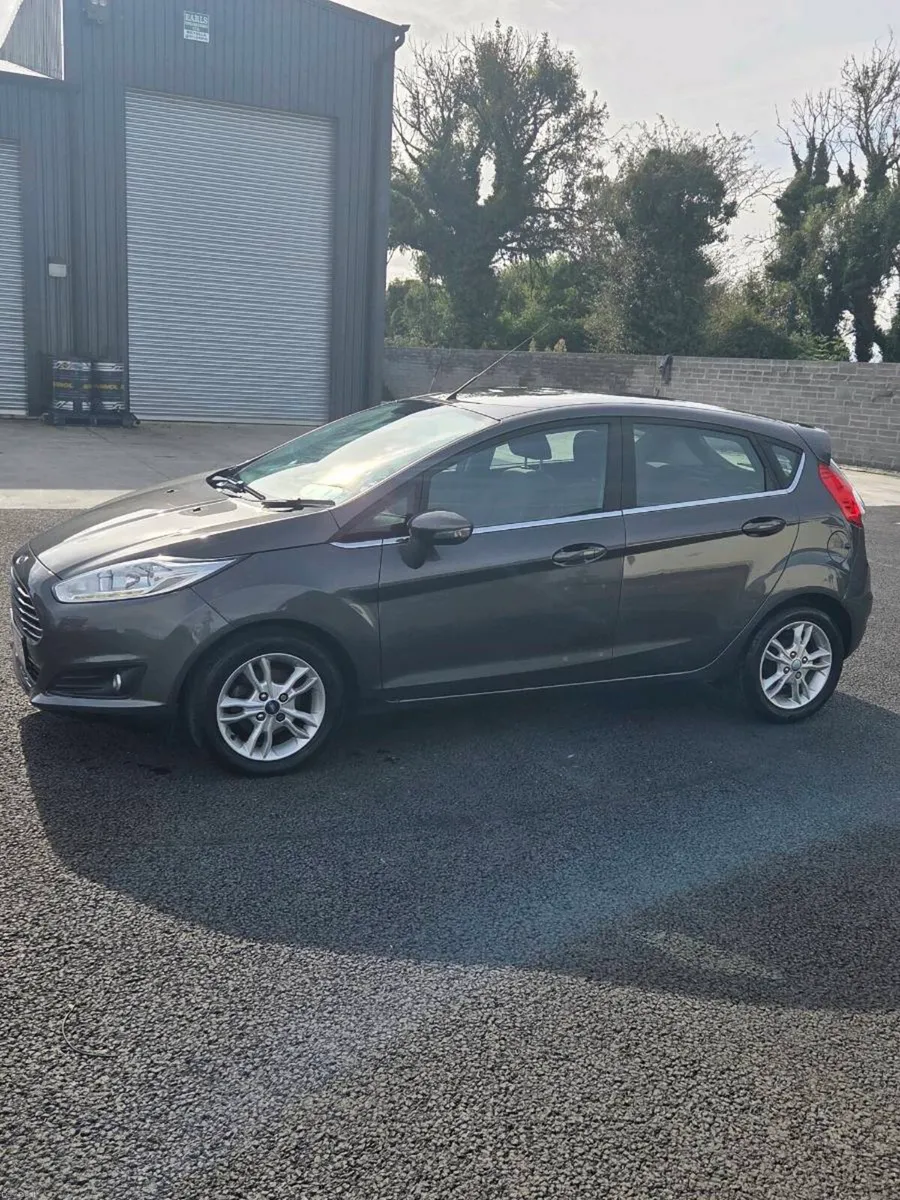 FORD FIESTA ZETEC - Image 3