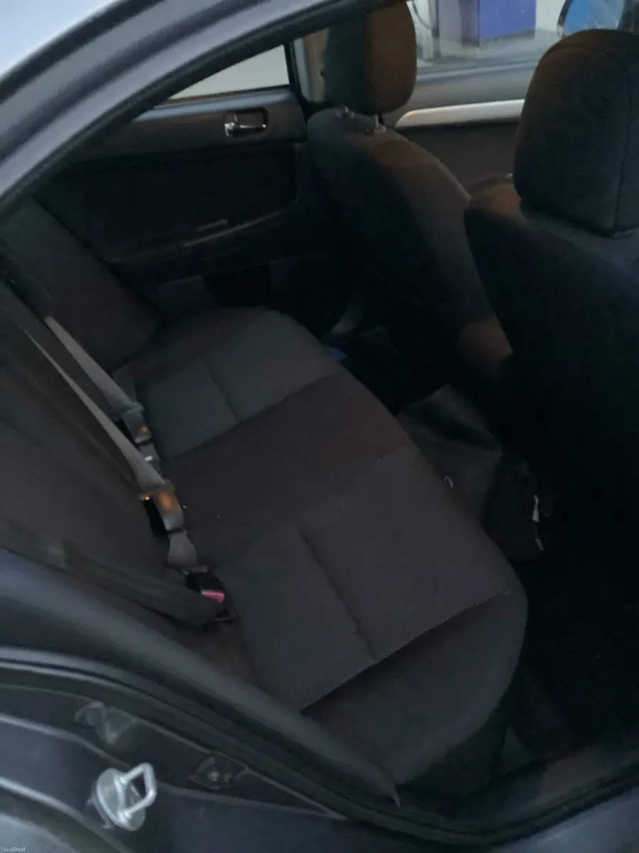 Mitsubishi Lancer 2011 - Image 4
