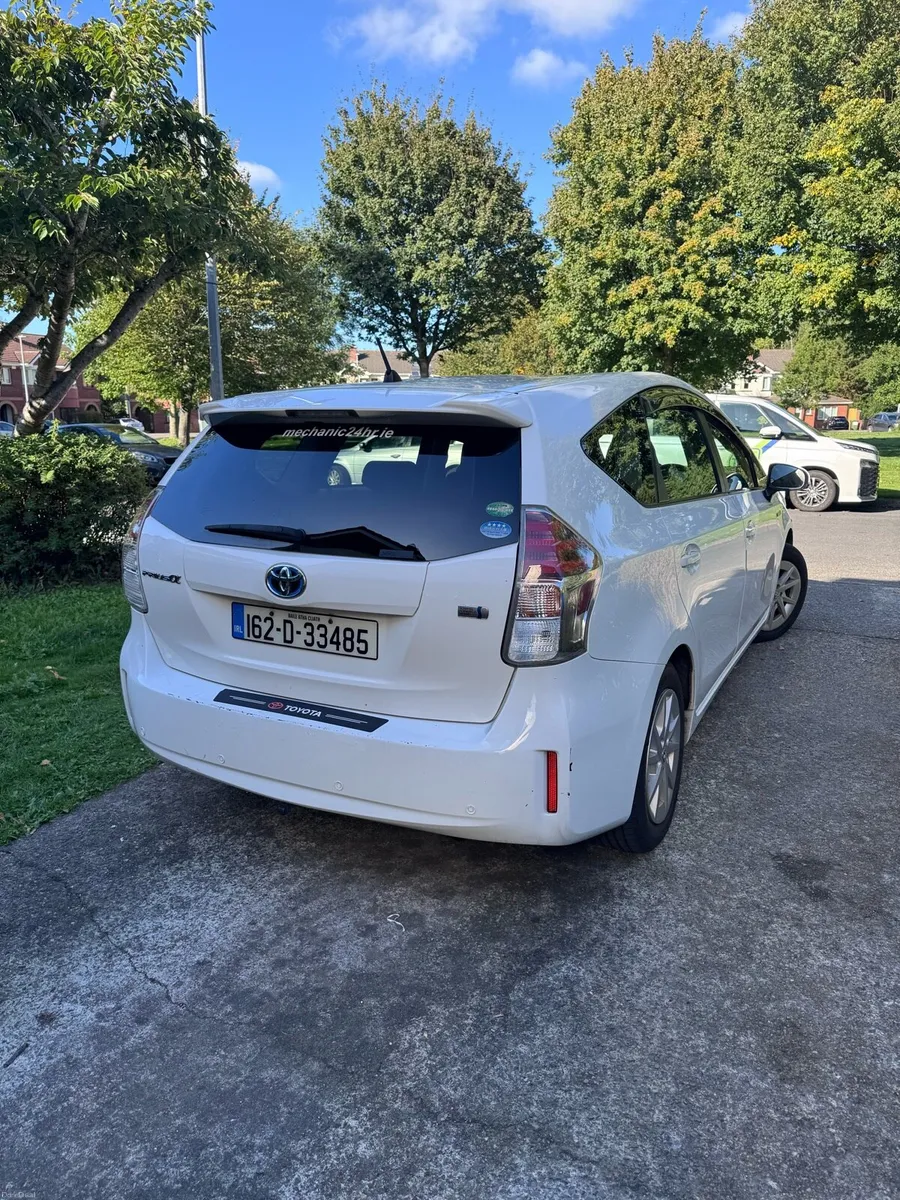 Toyota Prius Alpha 7 seater - Image 4