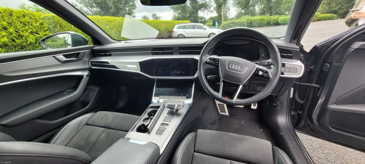 Audi A6 C8 2020 avant sline black edition - Image 6