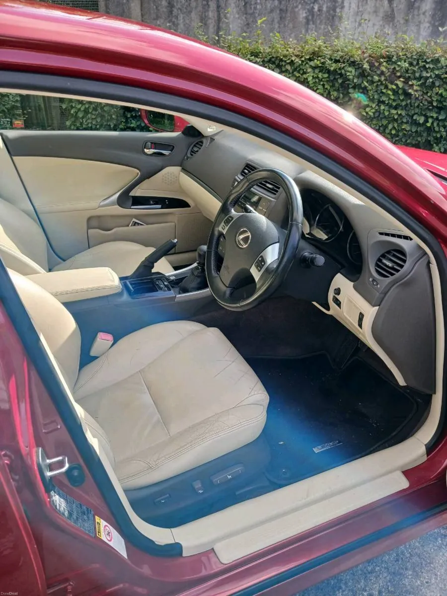 Lexus is200d - Image 6