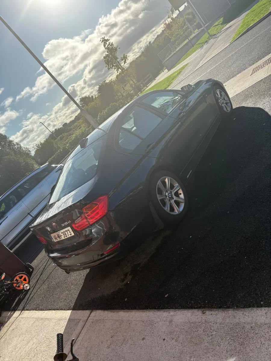 BMW 3-Series 2014 - Image 2